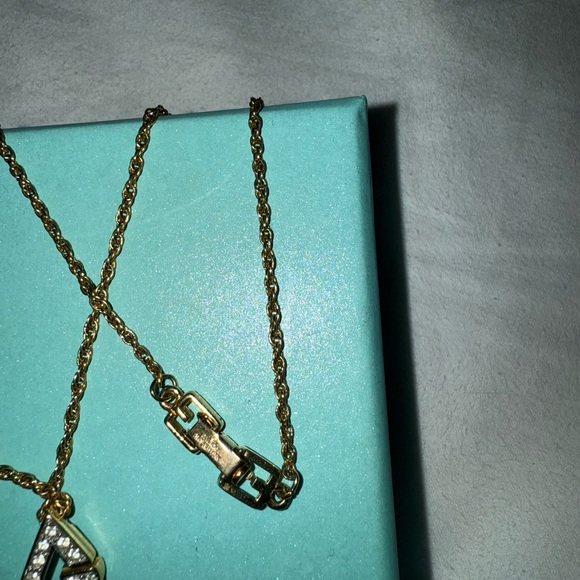 Givenchy gold plated necklace - Picture 4 of 4